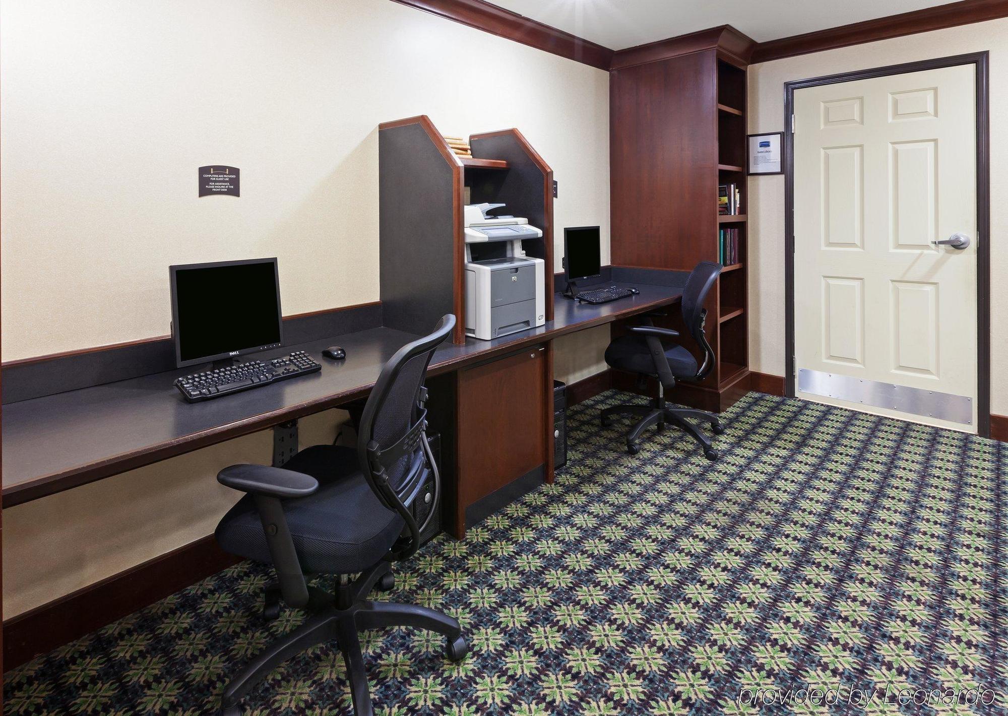 Staybridge West Worth By Ihg Hotel 3*