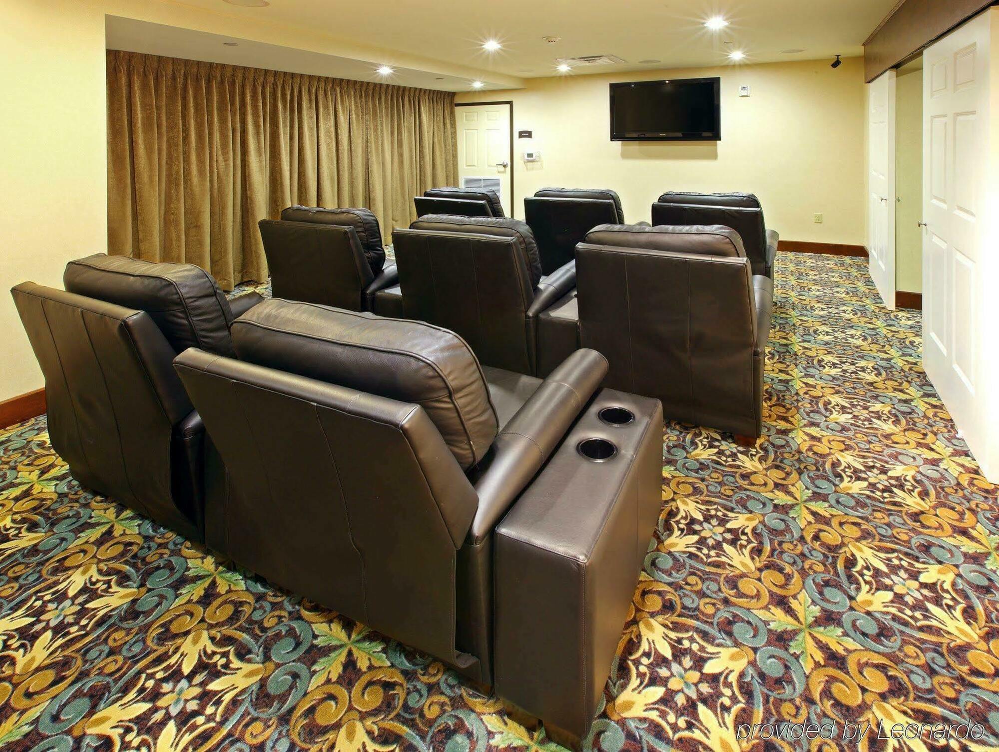 Hotel Staybridge West Worth By Ihg 3*